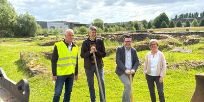 David Coppens met medewerkers en aannemer
