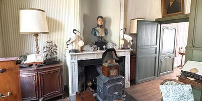 Bibliotheek met buste Napoleon