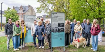 Onthulling van de erfgoedborden aan het begijnhof van Aalst