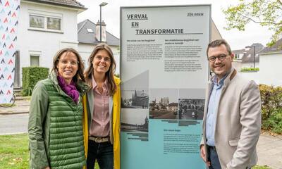 Onthulling van de erfgoedborden aan het begijnhof van Aalst