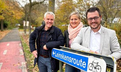 Schepen De Koninck, schepen Beulens en gedeputeerde Coppens aan de Leirekensroute