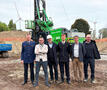 Christophe Geernaert (wnd. opleidingsdirecteur PAULO Politieopleiding), gedeputeerde David Coppens, Dirk Oosterlynck (dienst Patrimonium POV), Francis Verleyen (opleidingsdirecteur PAULO Brandweeropleiding), Dirk D’hooge (opleidingsdirecteur PAULO DGH), Alain De Groeve (CEO Van Tornhaut Algemene Ondernemingen)