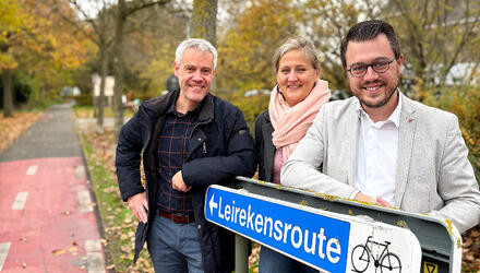 Schepen De Koninck, schepen Beulens en gedeputeerde Coppens aan de Leirekensroute